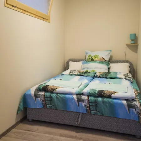 Mango Apartman דירה *